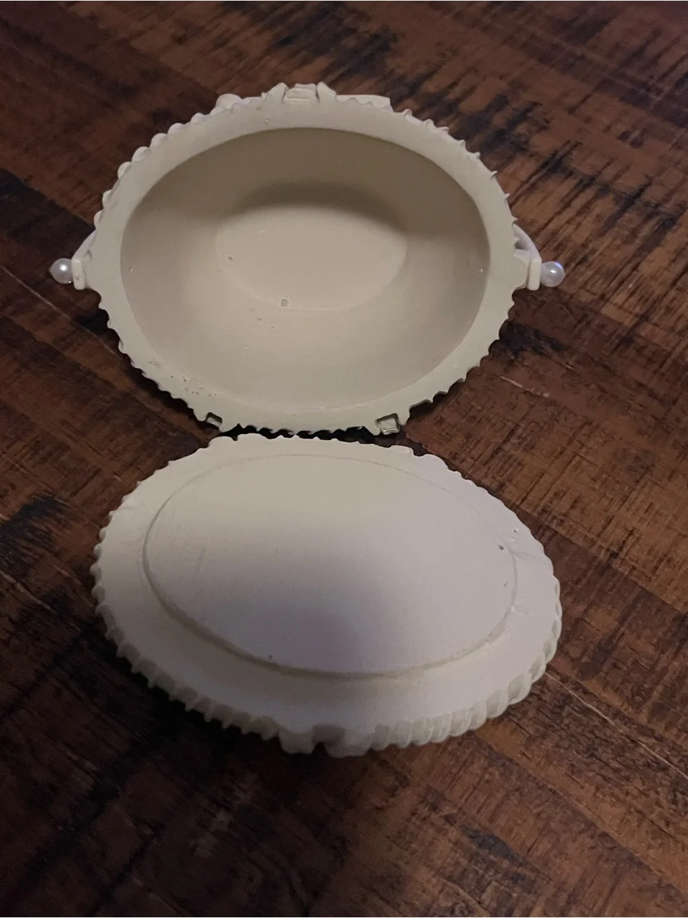 Vintage Style Cream ceramic Trinket Basket with Handle